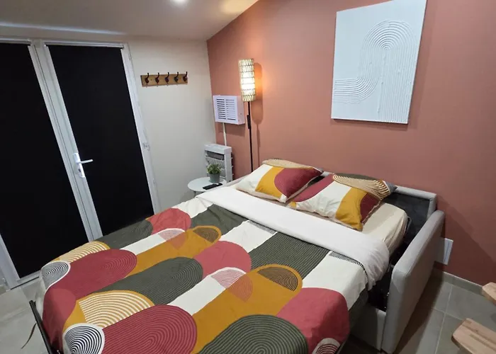 Le Nid De Champaubert